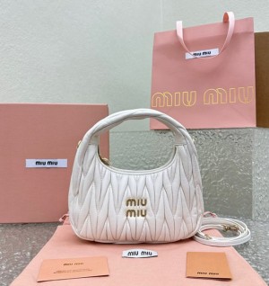 미우미우 miu miu 완더 마테라쎄 호보백 스몰