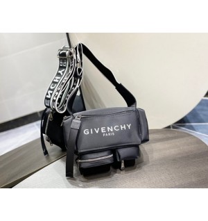 지방시 givenchy 범백