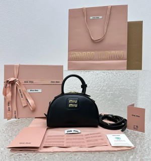 미우미우 23ss miu miu 가죽 탑핸들 백